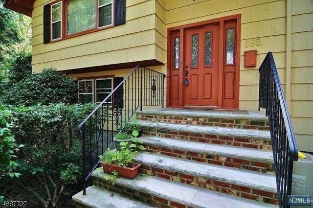 Foto del edificio - 552 Stevens Ave