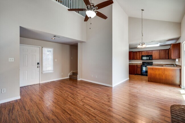 Foto del edificio - 598 Harbour Town Dr