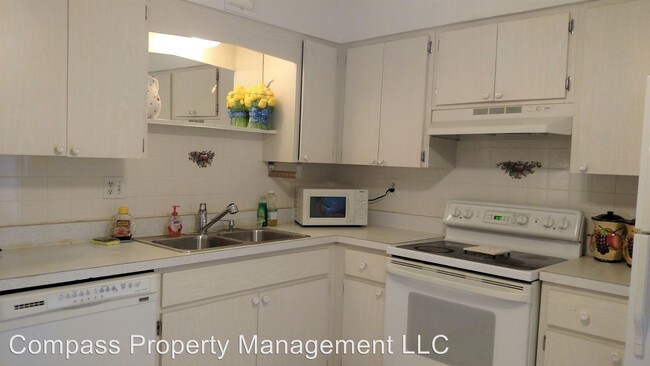 Building Photo - 2 br, 1 bath House - 510 Granada Ave Unit 107