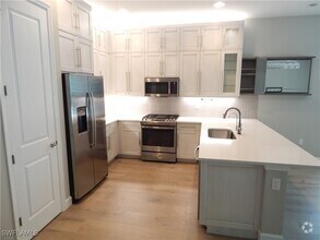 Building Photo - 11331 Jacaranda Dr