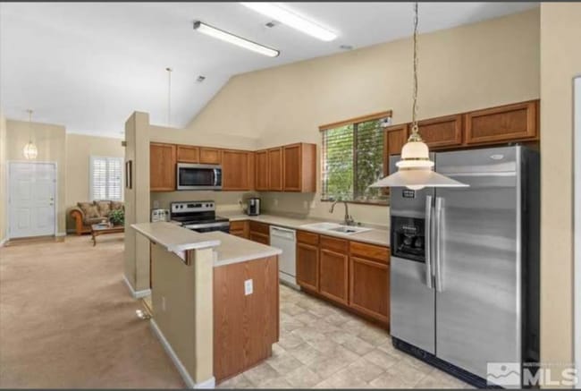 Building Photo - 8920 Rising Moon Dr
