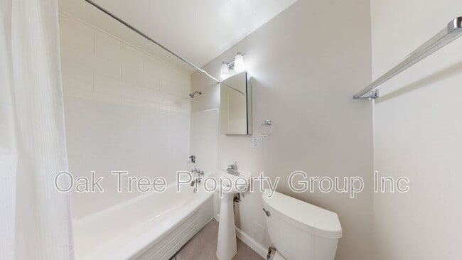 Foto del edificio - 406 Van Buren Ave