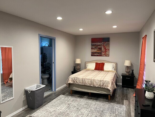 Foto del edificio - 5715 Timberrock Dr