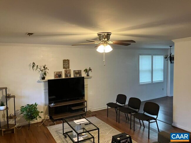 Foto del edificio - 397 Minor Ridge Rd