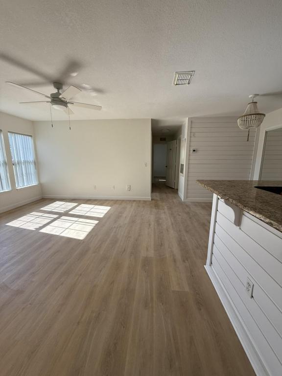 Foto del edificio - 1001 Lighthouse Rd