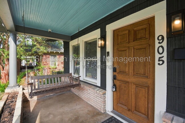 Building Photo - 905 Pizer St