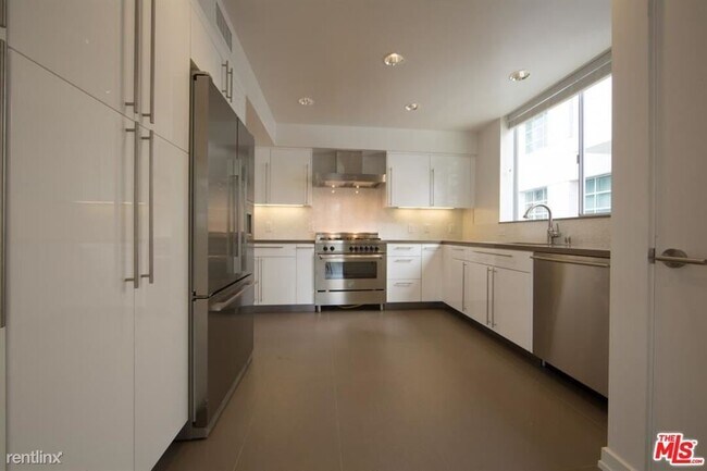 Foto del edificio - 2 br, 2.5 bath Condo - 10366 Wilshire Blvd...
