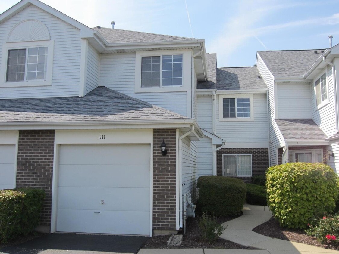 1111 Cambria Ln S, Lombard, IL 60148 Townhome Rentals in Lombard IL