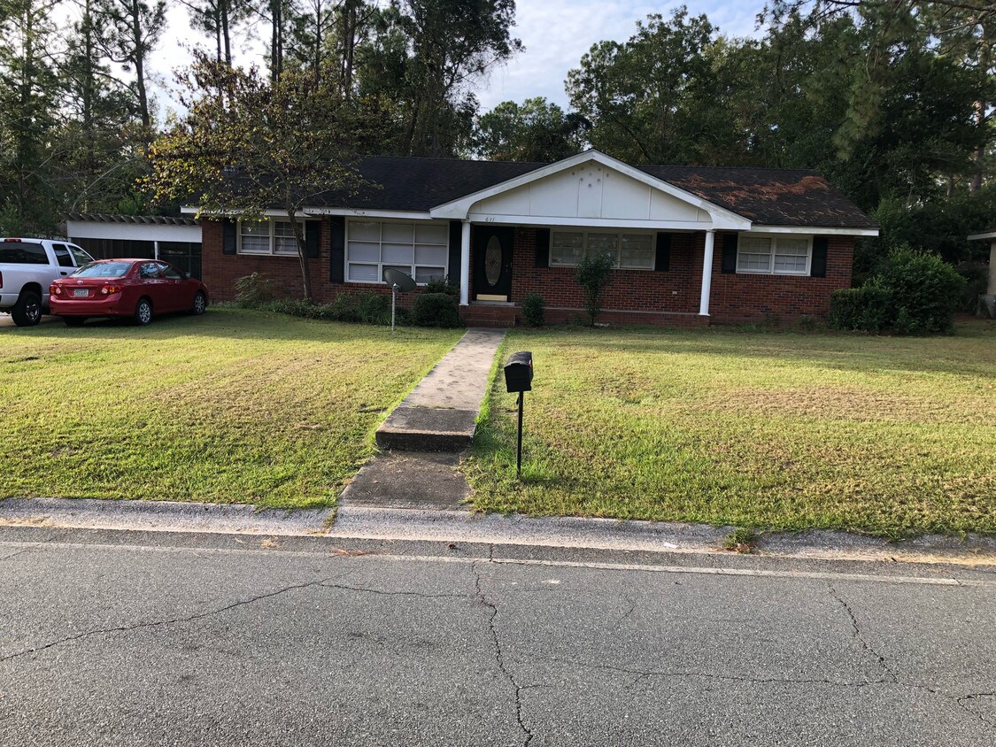 Foto principal - 611 Sargeant St