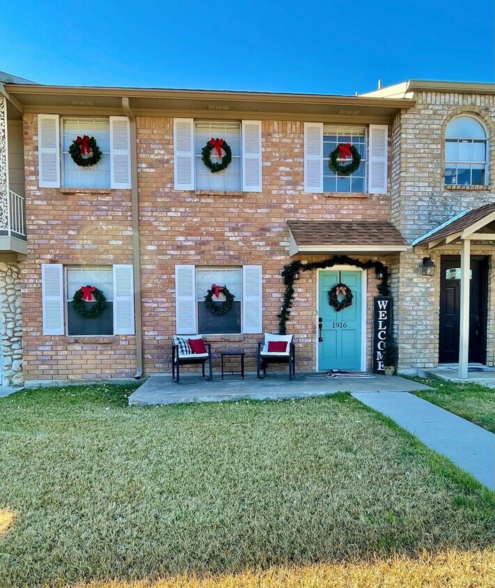 1916 Leslie Dr, Kerrville, TX 78028 House for Rent in Kerrville, TX