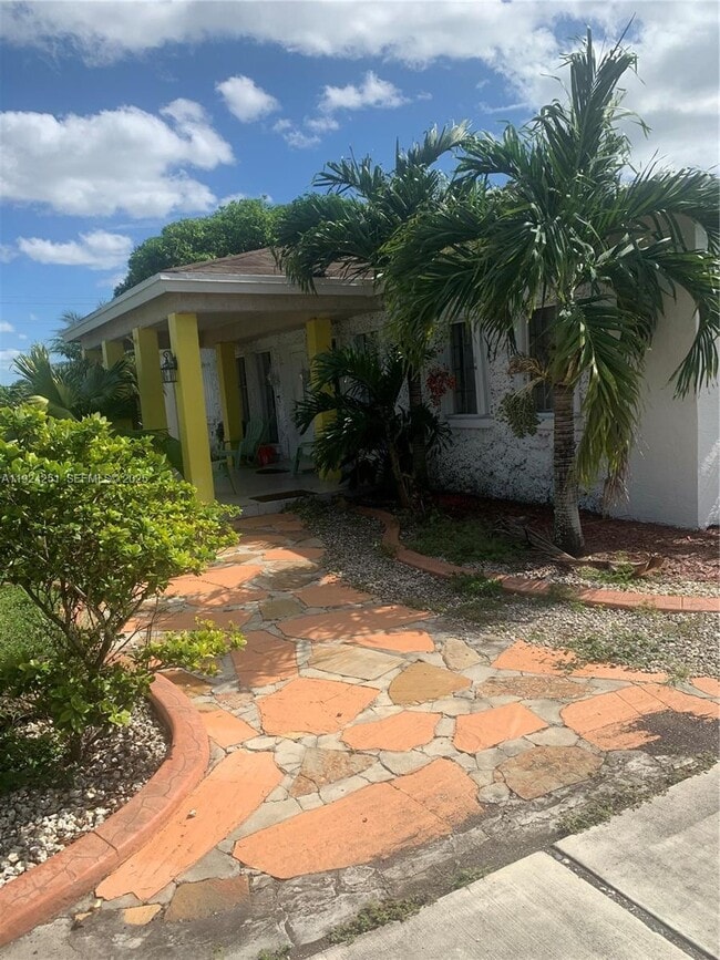 Building Photo - 30900 SW 189th Ave