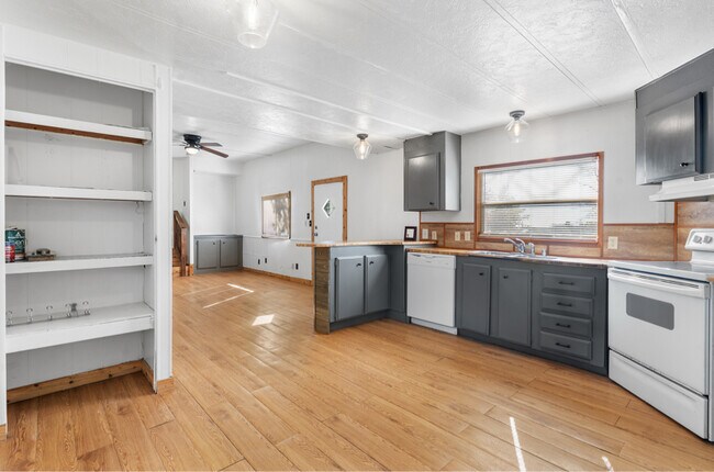 Building Photo - 3818 Co Rd 826