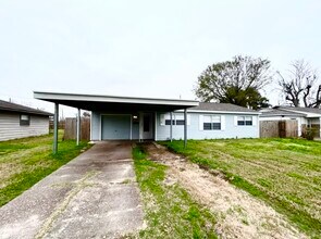 Building Photo - 2305 Kingsdale Dr