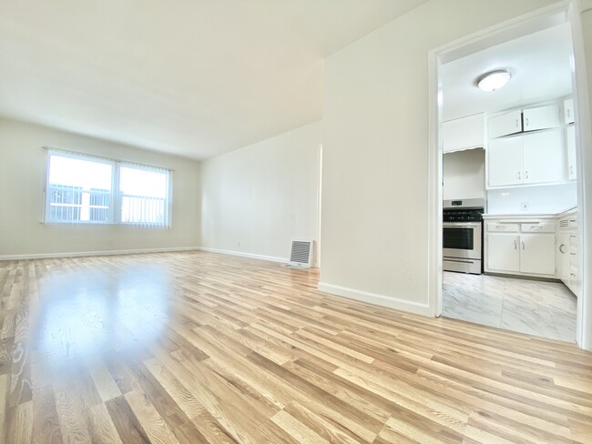 Building Photo - 12343 Riverside Dr