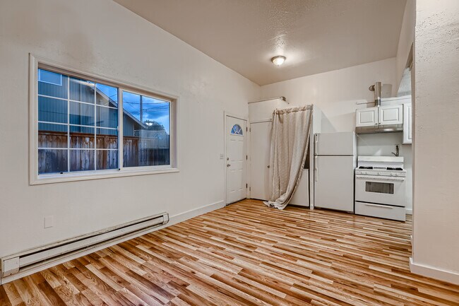 Living Room/Kitchen - 10f ceilings - 9004 N Mohawk Ave