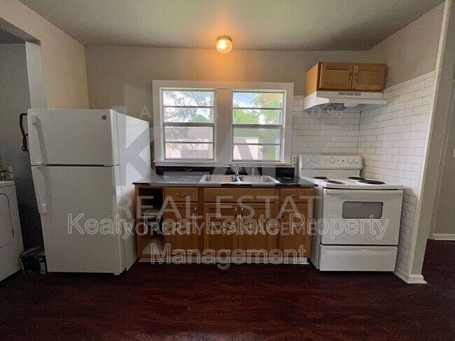 Foto del edificio - 327 Stewart St