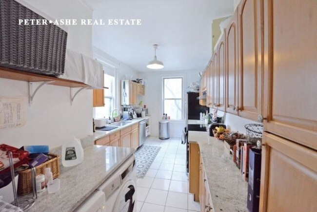 Building Photo - 4 bedroom in New York NY 10065
