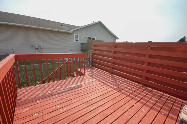 Foto del edificio - 3 levels of townhouse living in great NW l...