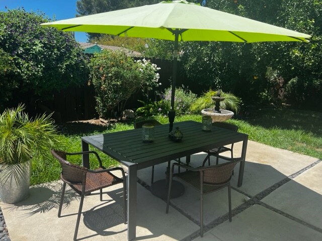 Comedor al aire libre - 7439 Ostrom Ave
