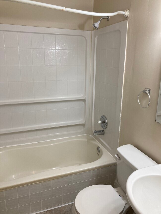 Bathroom - 367 S Bancroft St