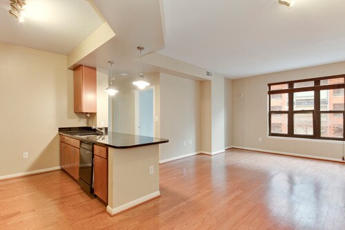 Primary Photo - 1001 L St NW