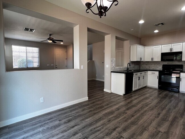 Building Photo - Village at Gilbert & Warner 3 Bed and 2 Ba...