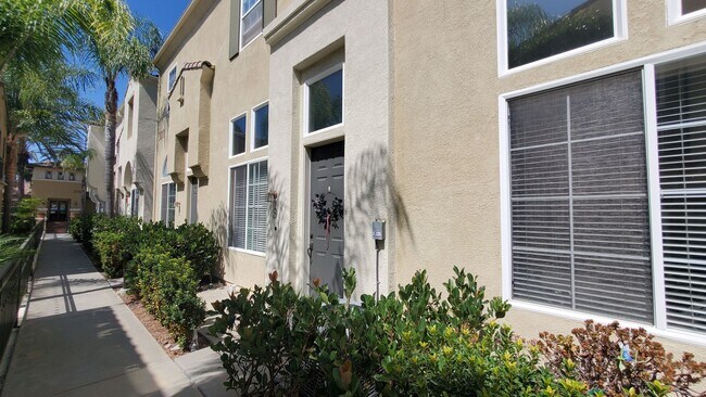 Building Photo - Highly desirable Andalucia townhome in the...