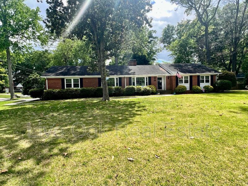 4601 Thoroughgood Dr, Virginia Beach, VA 23455 House Rental in Virginia Beach, VA