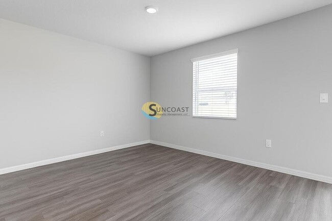 Building Photo - 6473 Sweetbay Ln