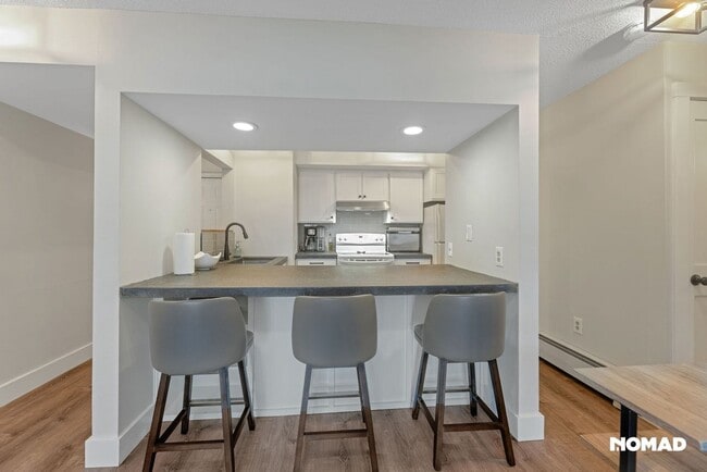 Building Photo - 1 Bedroom Condo in Lebanon