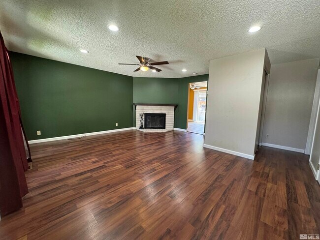 Building Photo - 850 Woodberry Dr