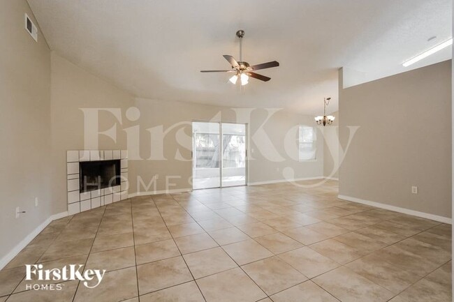 Building Photo - 3414 Cove Ct W