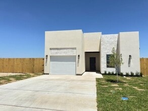 Building Photo - 6702 El Freno Ln