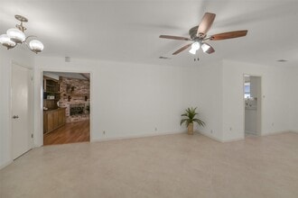 Building Photo - 8415 Braesdale Ln