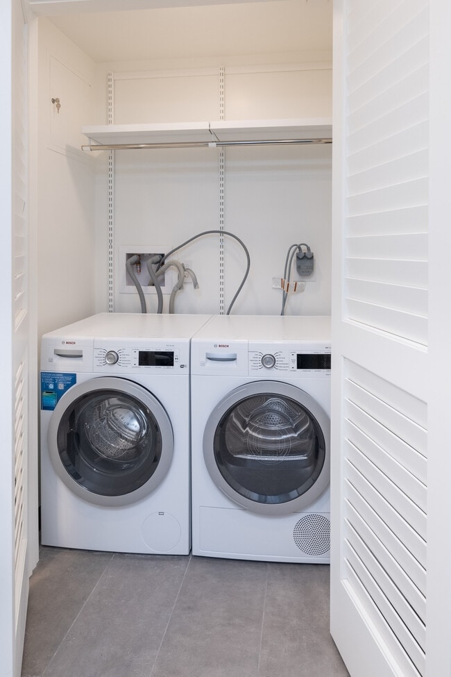 Foto del edificio - 12 Commonwealth Ave