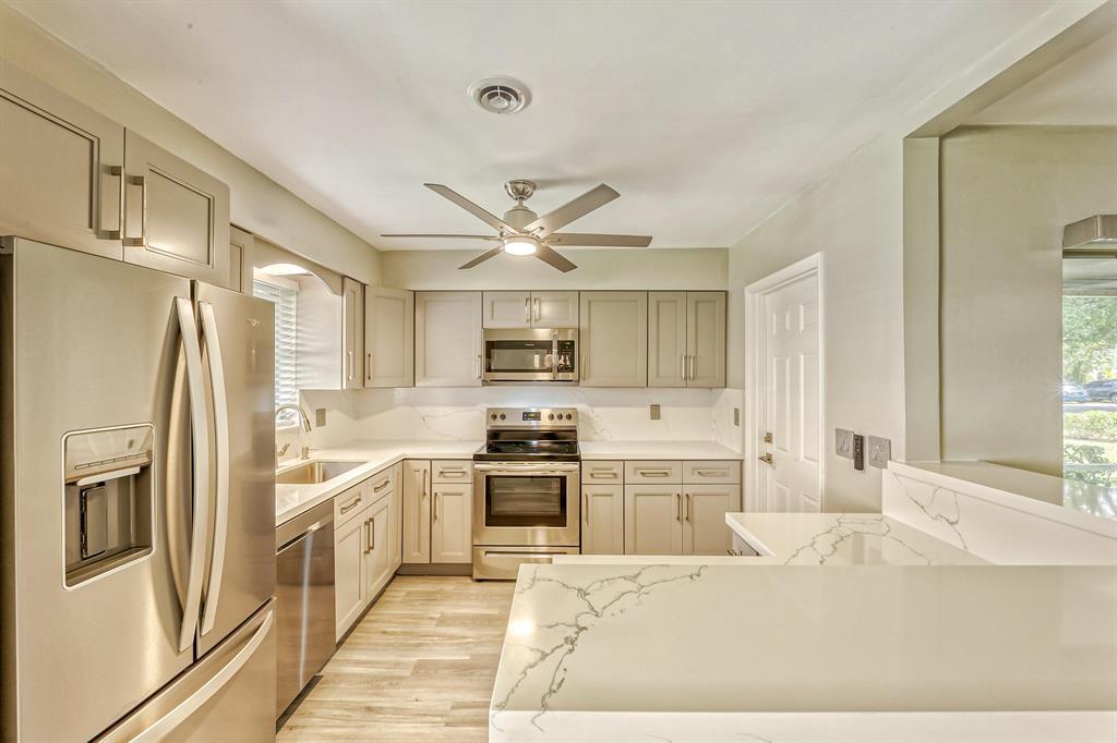 Foto principal - 400 S Luna Ct