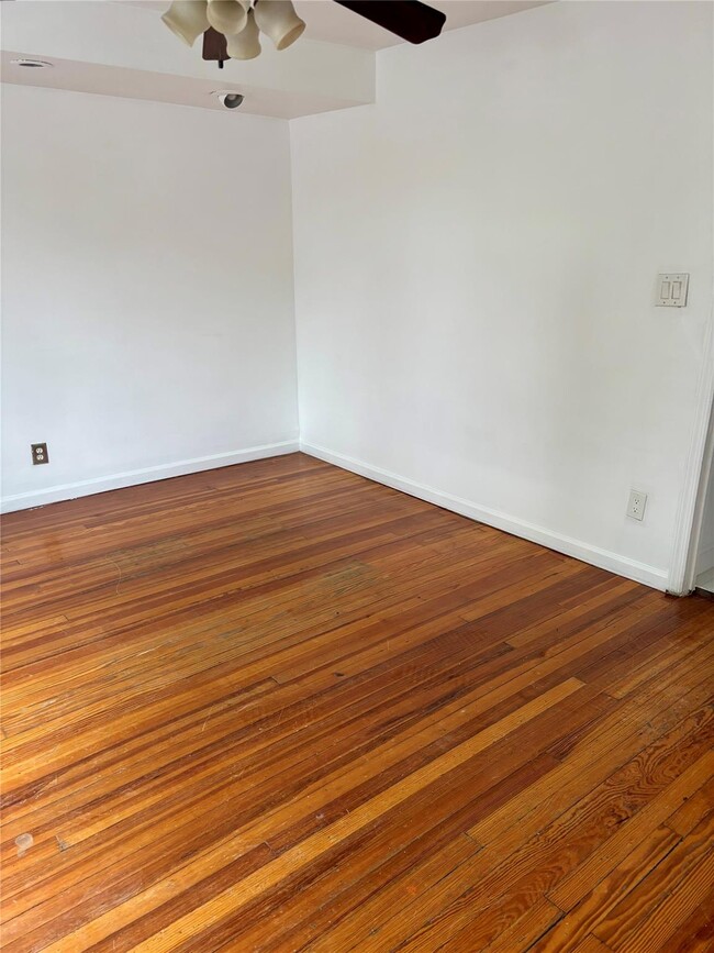 Building Photo - 137-08 94th St
