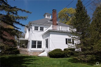 Building Photo - 40 Lakeview Cir