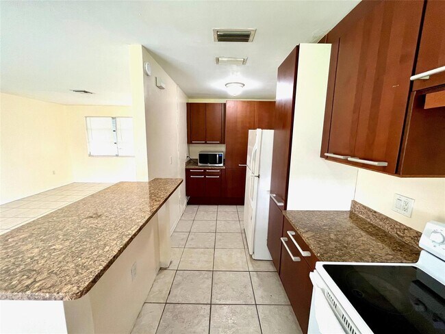 Building Photo - 1411 NW 79th Way