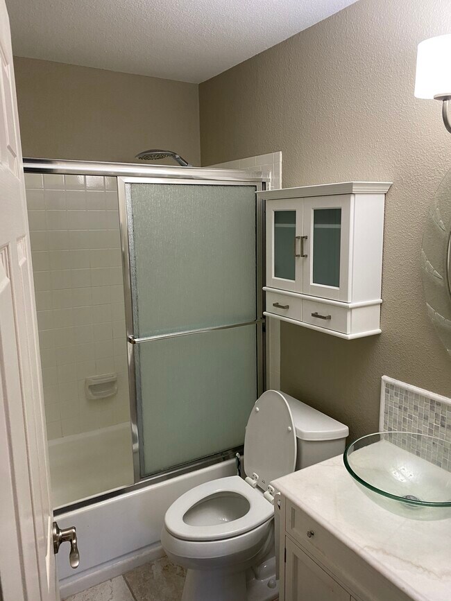 Baño - 11610 Vance Jackson Rd