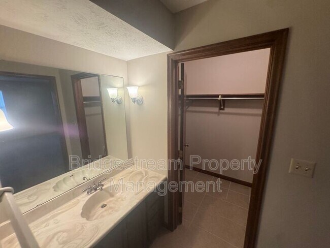 Foto del edificio - 1040 Beryl Trail