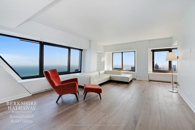 Foto del edificio - 175 E Delaware Pl