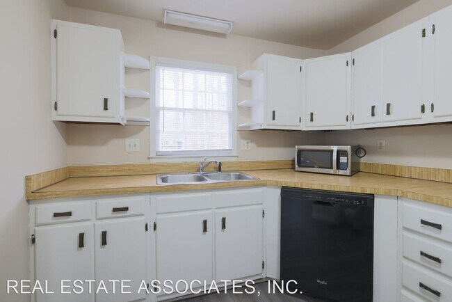 Foto del edificio - 3 br, 2 bath House - 5510 McCormick Road