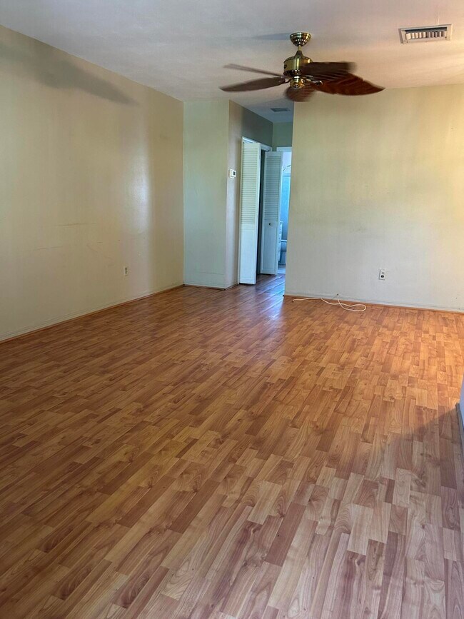 Foto del edificio - 3801 NE 22nd Terrace