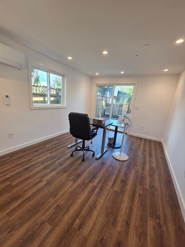 Foto del edificio - 2161 N Valley St
