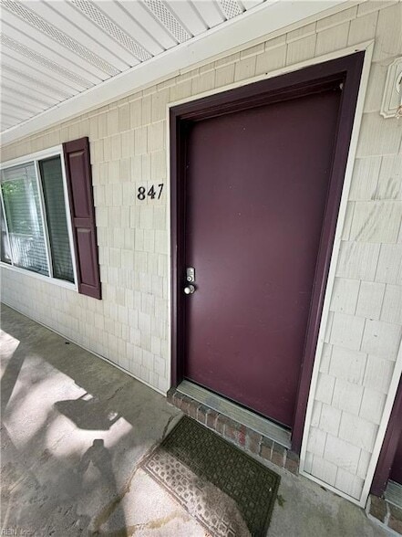 Building Photo - 815 Sandy Ct