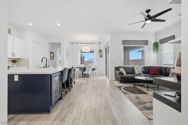 Foto del edificio - 246 Tallis Hills Ave