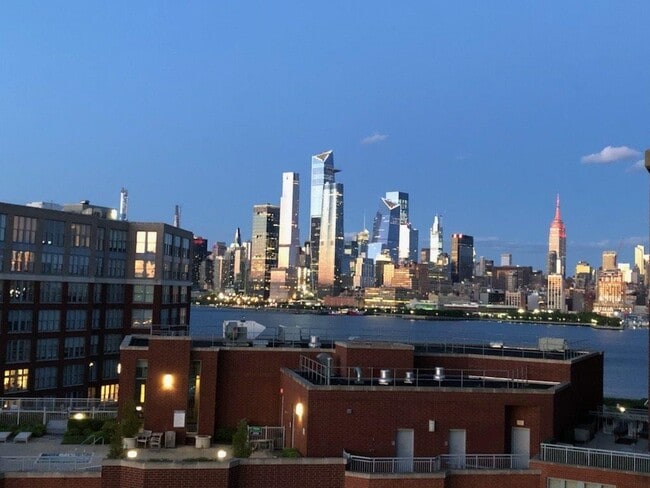 Foto del edificio - 1100 Maxwell Ln