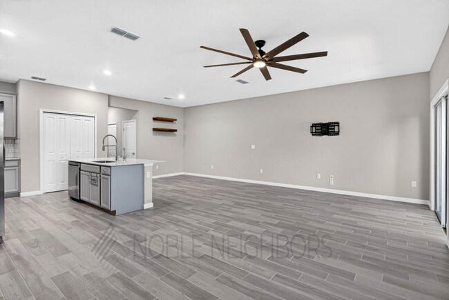 Foto del edificio - 12852 Josslyn Ln