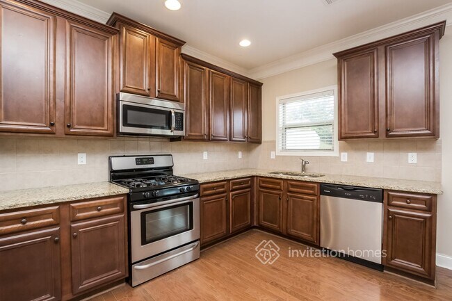 Building Photo - 3827 Lake Haven Way